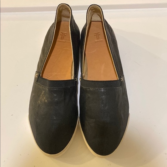 Frye - Picture 1 of 1